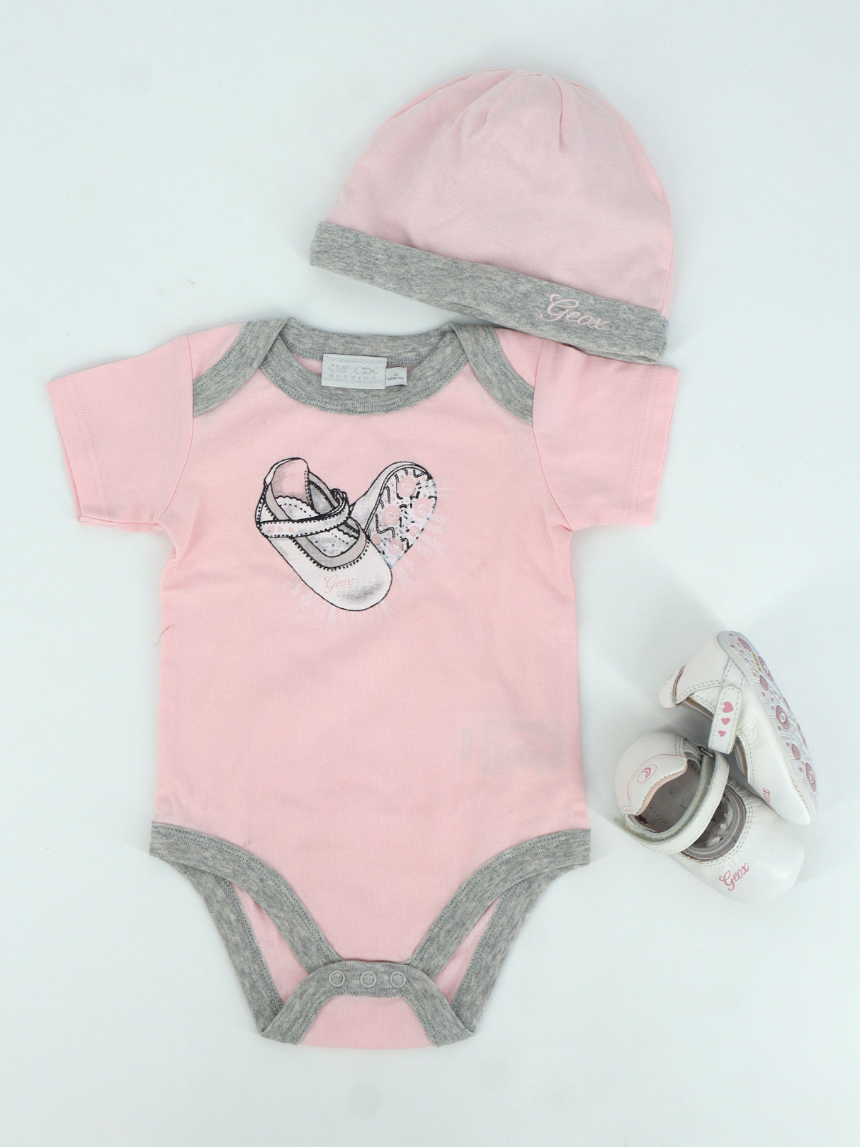 Kids Girl's 3 Pcs Graphic Printed Shoes Hat & Bodysuit Set,White/Pink